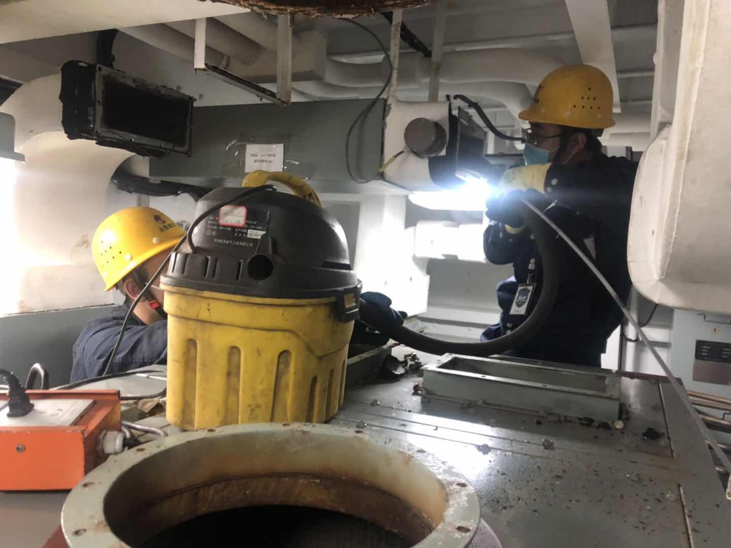 風管清洗現場.jpg